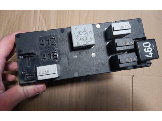 Блок предохранителей H32S0401, 1K0937049P Volkswagen Caddy