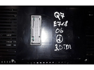 Přístrojová deska Audi Q7 4L 2007 5550007301