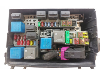 Блок предохранителей     Opel Meriva B    