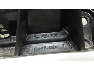 Задний держатель бампера