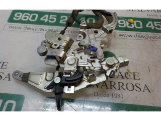 Zámek zadních dveří 825087319R   Dacia Dokker 2013