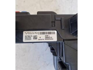 Блок предохранителей 30786475, 28062212   Volvo S60    