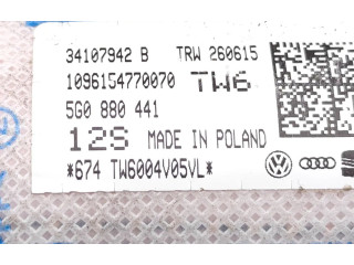 Подушка безопасности в сиденье 5G0880441 Skoda Octavia Mk3 (5E)