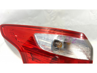 Задний фонарь левый сзади     Ford Focus   2010-2017 года