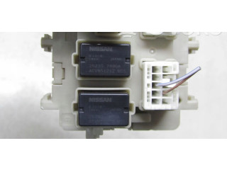 Pojistková skříňka Nissan X-Trail T32 2014