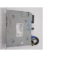 Радио/ проигрыватель CD/DVD / навигация