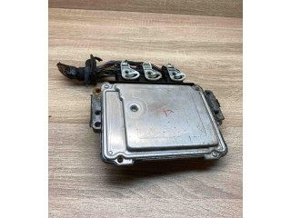 Блок управления двигателем Блок управления 5M6112A650BA, 0281012530 Mazda 3 I