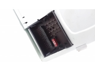 Радио/ проигрыватель CD/DVD / навигация