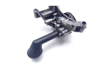 Масляный насос  CAYC 03L115263  Skoda Octavia Mk2 (1Z) 