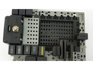 Блок предохранителей 8676284 Volvo S80