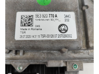 Přístrojová deska Skoda Octavia Mk4 2021 5E3920770A, A3C0539630300