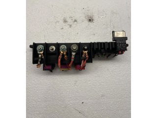 Блок предохранителей 8L0941822, 8L0941822 Volkswagen Golf IV