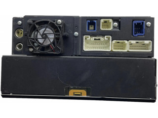 Радио/ проигрыватель CD/DVD / навигация