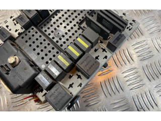 Блок предохранителей  8688153, 02W062   Volvo S80    