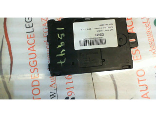 Блок предохранителей 284B19573R Renault Clio III