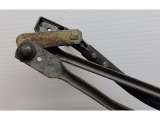 Моторчик дворников     Volvo 440