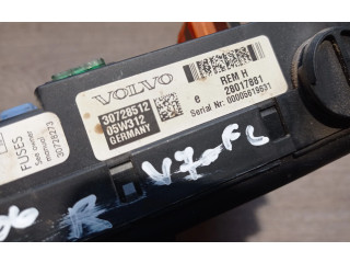 Блок предохранителей 28017881, 30728512 Volvo V70