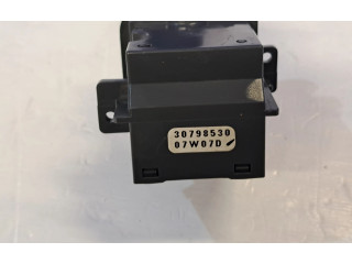 Ручка стеклоочистителей 30798530   Volvo V70