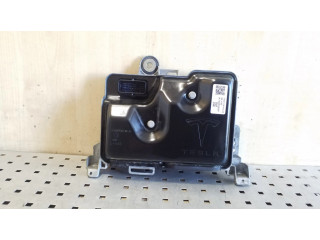 Блок комфорта 156930300A, 149731900E Tesla Model 3