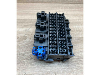 Pojistková skříňka 243110E000, 72404047 Nissan Terrano 2000