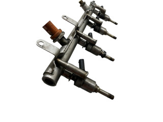 Комплект форсунок 06J133317M    Audi A3 S3 A3 Sportback 8P  СDAA 