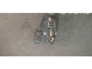 Zámek zadních dveří    Dacia Logan II 2015