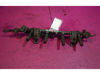 Vstřikovací lišta    Mazda 323    CE04D16 