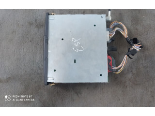 Радио/ проигрыватель CD/DVD / навигация