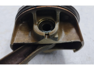  Поршень с шатуном    Maserati Quattroporte  