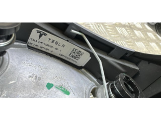 Руль Tesla Model 3 2017 - года 110532400G, 20173818
