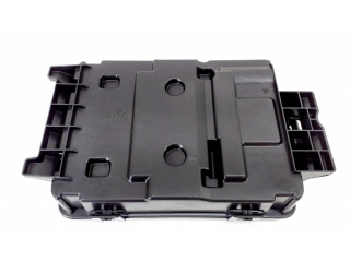 Другая деталь отсека двигателя