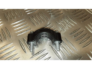 Другая деталь отсека двигателя