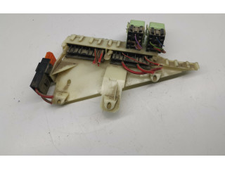   Pojistková skříňka 8371884   BMW 5 E39 2002