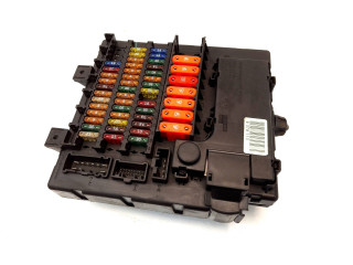 Блок предохранителей 6905228, 8378113   BMW Z4 E85 E86    