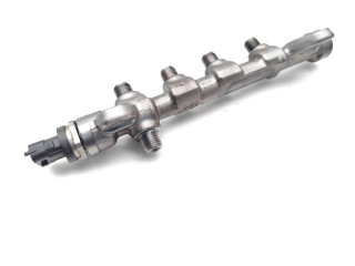 Топливная рампа 55215208, 0281006158 Alfa Romeo Alfetta 1.6 для двигателя 940A3.000