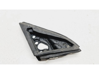 Другая деталь отделки пере́дней дверей