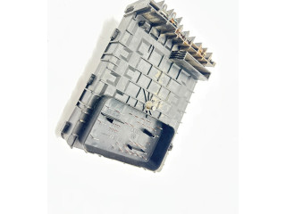 Блок предохранителей 1K0937125A Skoda Octavia Mk2 (1Z)