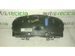 Přístrojová deska  Volkswagen Tiguan 2010   