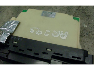 Блок управления климат-контролем    Mitsubishi Carisma