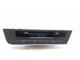 Радио/ проигрыватель CD/DVD / навигация