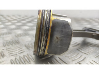 Поршень с шатуном Nissan 370Z для бензинового двигателя 3.7