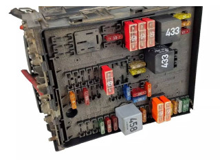 Блок предохранителей 1K0937124H   Audi A3 S3 8L    