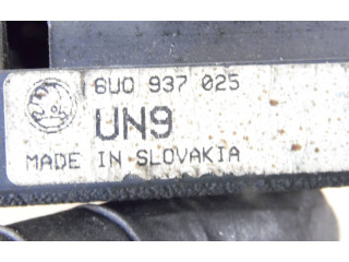   Pojistková skříňka 8U0937025   Skoda Felcia I 1996