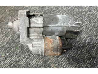 Масляный насос   233003329R  Renault Clio IV 