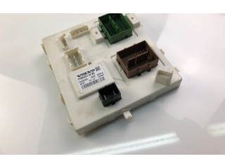 Блок предохранителей  31665457AC   Volvo XC40    