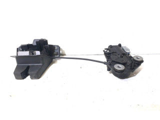 Замок багажника 31349975 Volvo XC60 2017 - года