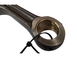 Шатун      Opel Antara  