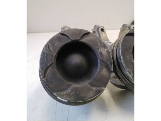 Поршень с шатуном Mitsubishi L200