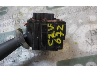 Ручка стеклоочистителей 8201168008, 681727472R   Dacia Dokker