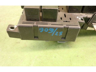 Блок предохранителей  8678449518829015   Volvo V70    